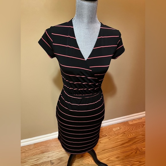 Banana Republic Striped Dress - Picture 2 of 7